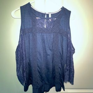 Blue top. Flowy. Very comfortable. Worn once